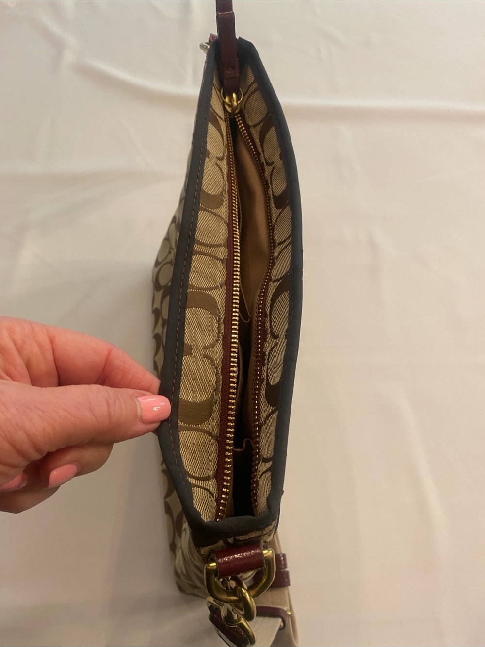 Coach Signature Crossbody Stripe File Bag Center Stripe F28502 - Picture 8 of 17